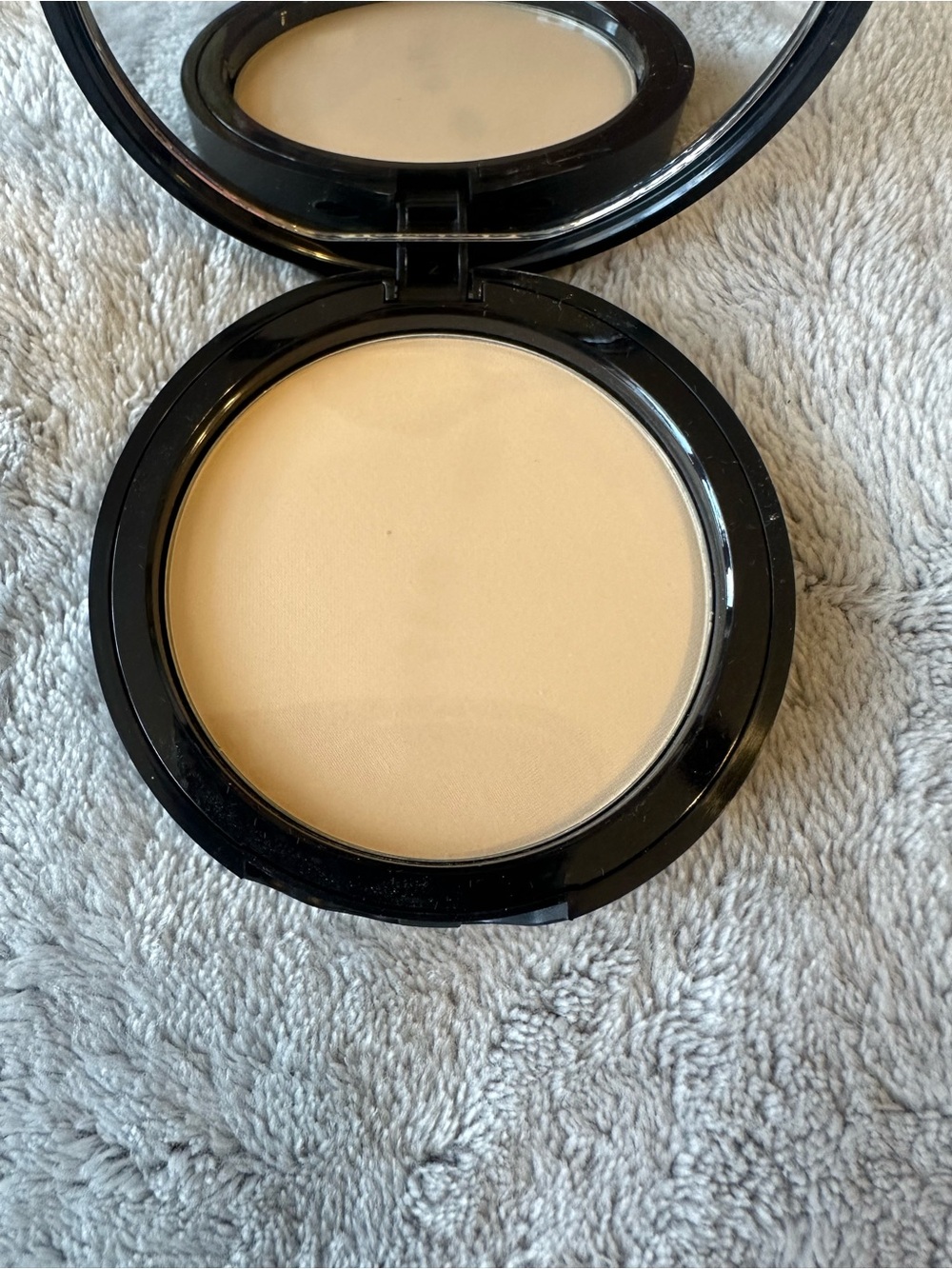 KVd Lock-It Finishing Powder & Pearnova Bronzer + Contour Stick - Black & Pink - Picture 4 of 11
